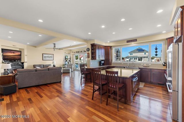 14 Jolly Roger Way, Waretown, NJ 08758