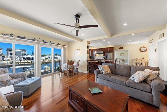 14 Jolly Roger Way, Waretown, NJ 08758