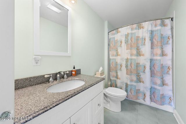 14 Jolly Roger Way, Waretown, NJ 08758