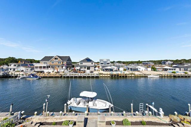 14 Jolly Roger Way, Waretown, NJ 08758