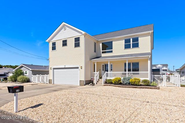 14 Jolly Roger Way, Waretown, NJ 08758