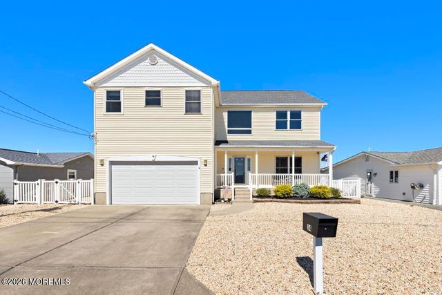 14 Jolly Roger Way, Waretown, NJ 08758
