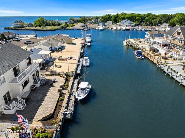 14 Jolly Roger Way, Waretown, NJ 08758