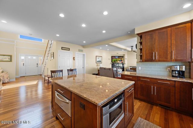 14 Jolly Roger Way, Waretown, NJ 08758