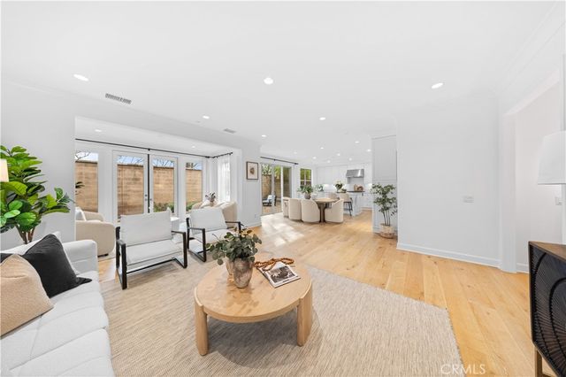 230 Shelbourne, Irvine, CA 92620