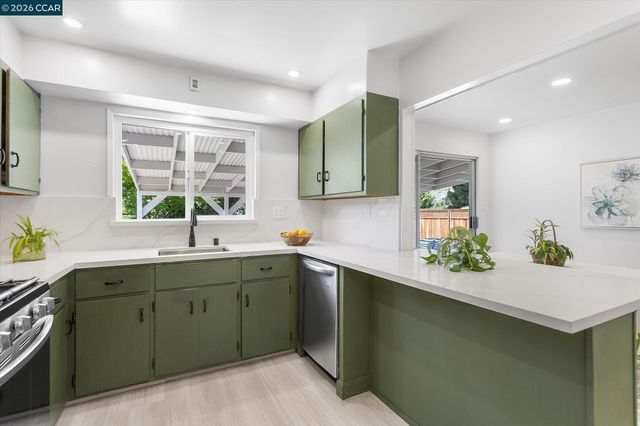 17381 Via La Jolla, San Lorenzo, CA 94580