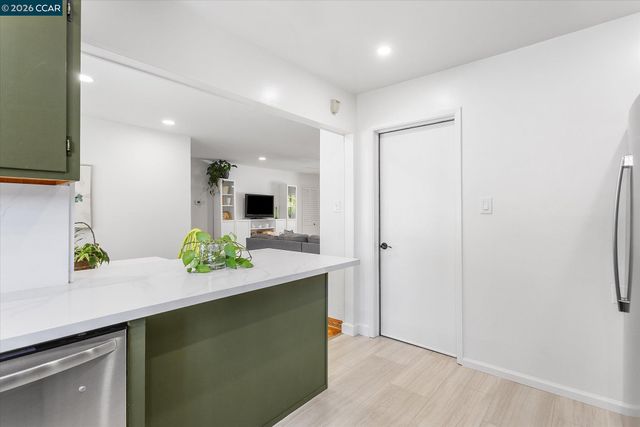 17381 Via La Jolla, San Lorenzo, CA 94580