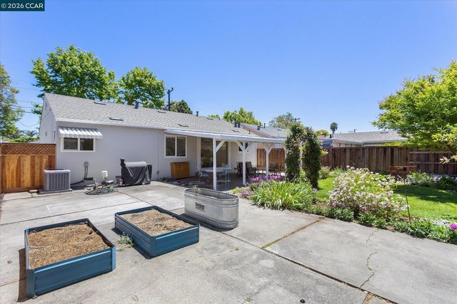 17381 Via La Jolla, San Lorenzo, CA 94580