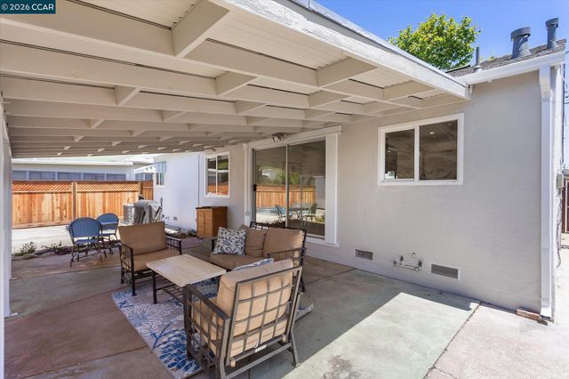 17381 Via La Jolla, San Lorenzo, CA 94580