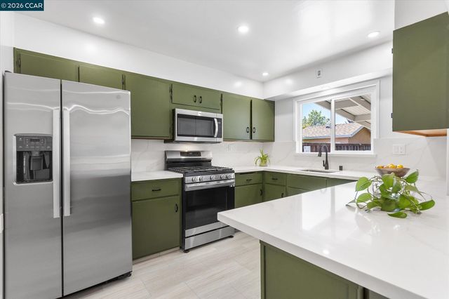 17381 Via La Jolla, San Lorenzo, CA 94580