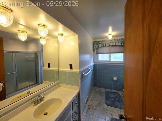 15915 Hilton Street, Southfield, MI 48075