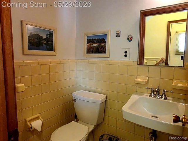 15915 Hilton Street, Southfield, MI 48075