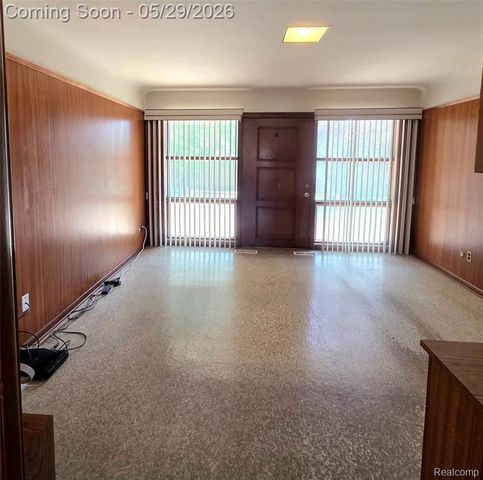 15915 Hilton Street, Southfield, MI 48075
