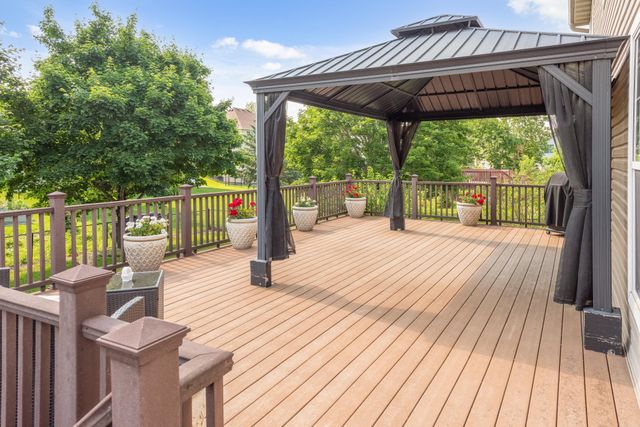 9743 Almond Avenue N, Brooklyn Park, MN 55443