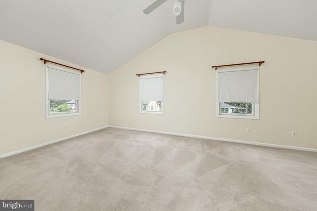 44 S MARKET ST, Gibbstown, NJ 08027