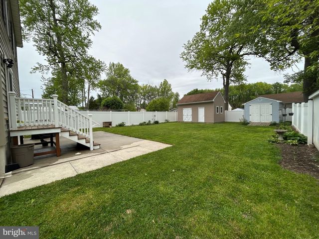 44 S MARKET ST, Gibbstown, NJ 08027