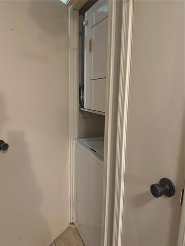 2750 Holly Hall Street 1307, Houston, TX 77054