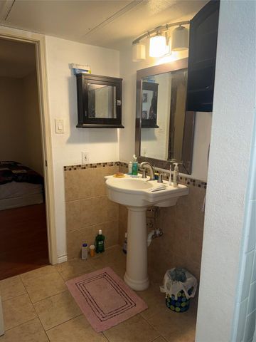 2750 Holly Hall Street 1307, Houston, TX 77054