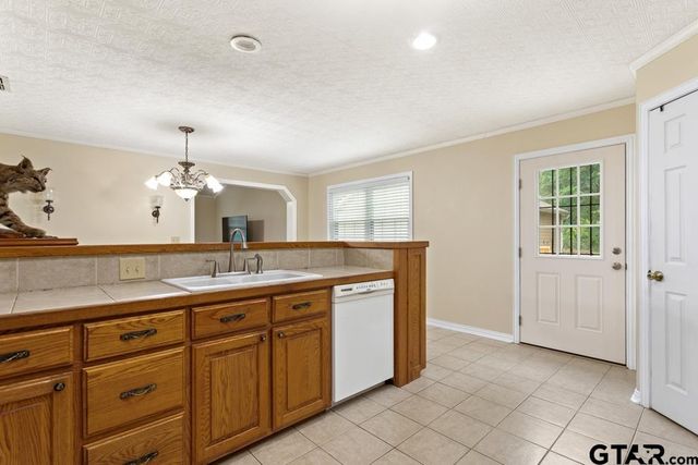 448 N Hill Rd., Tyler, TX 75706