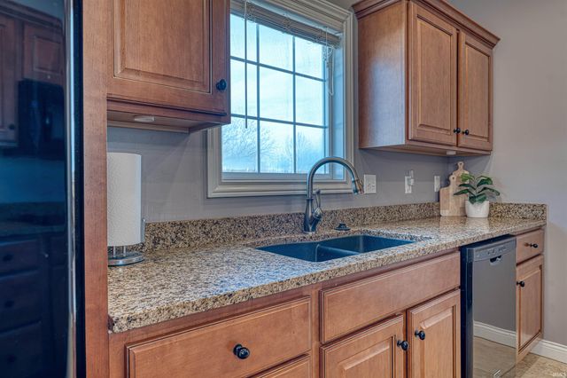 1900 Hickory Hill Court, Newburgh, IN 47630