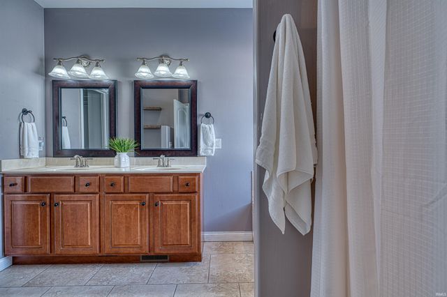 1900 Hickory Hill Court, Newburgh, IN 47630