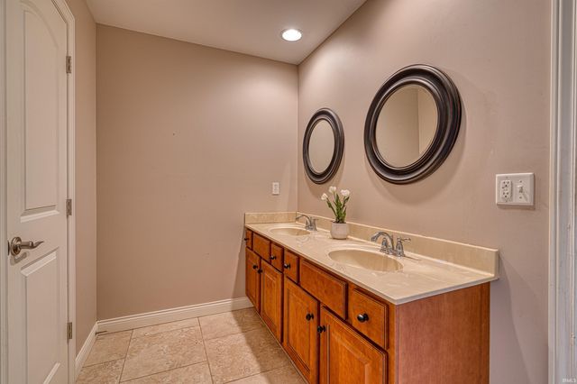 1900 Hickory Hill Court, Newburgh, IN 47630