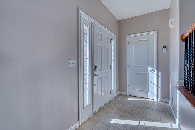 1900 Hickory Hill Court, Newburgh, IN 47630