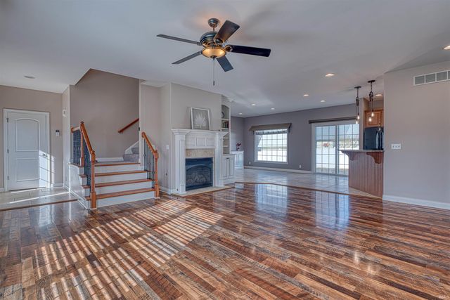 1900 Hickory Hill Court, Newburgh, IN 47630