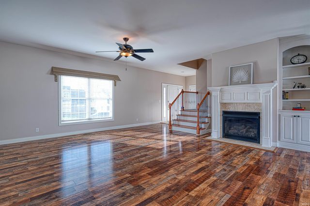 1900 Hickory Hill Court, Newburgh, IN 47630