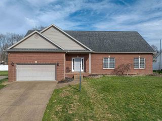 1900 Hickory Hill Court, Newburgh, IN 47630