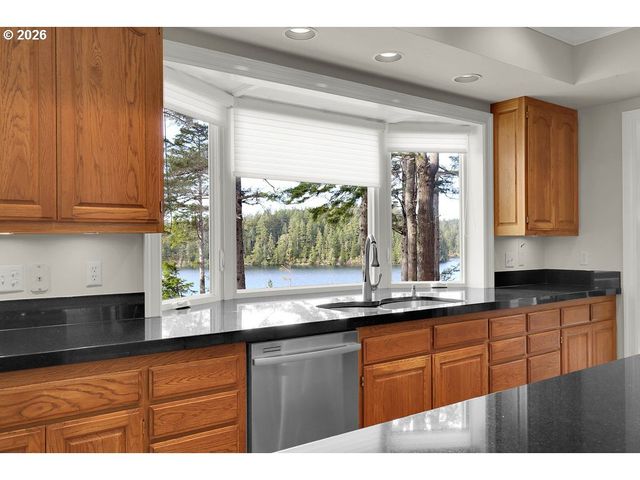 5255 SALAL Ct, Florence, OR 97439