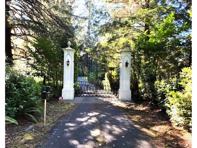 5255 SALAL Ct, Florence, OR 97439