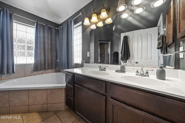 13008 JORGE GRAJEDA, El Paso, TX 79938