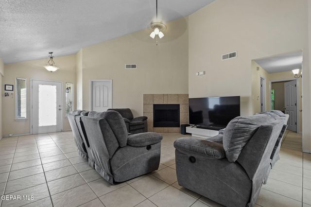 13008 JORGE GRAJEDA, El Paso, TX 79938