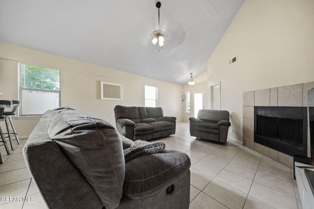 13008 JORGE GRAJEDA, El Paso, TX 79938