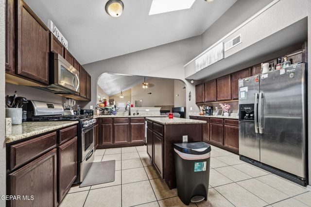 13008 JORGE GRAJEDA, El Paso, TX 79938