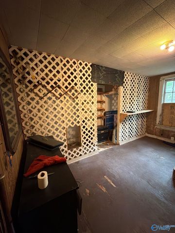 706 West Washington Street, Athens, AL 35611
