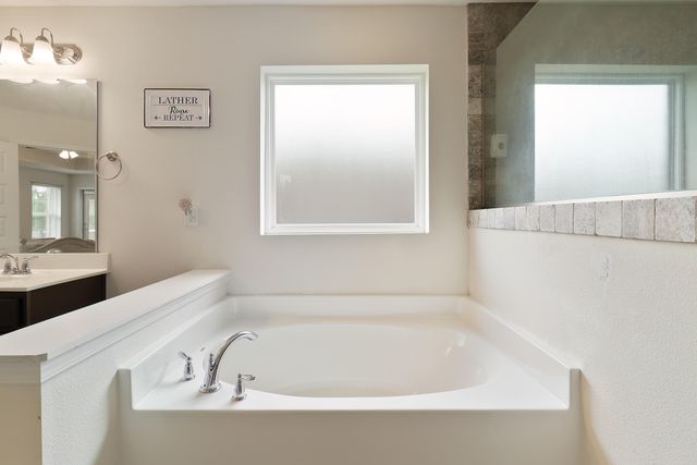 6101 Walk Along Way, Crestview, FL 32536