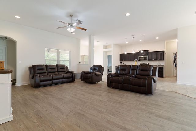 6101 Walk Along Way, Crestview, FL 32536