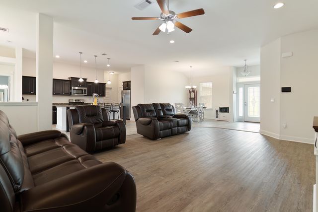 6101 Walk Along Way, Crestview, FL 32536