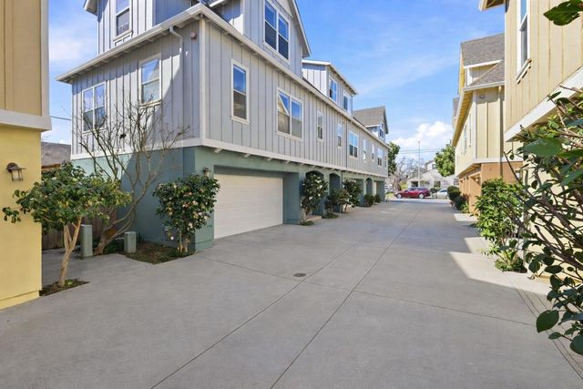 110 Library Lane, Santa Cruz, CA 95062