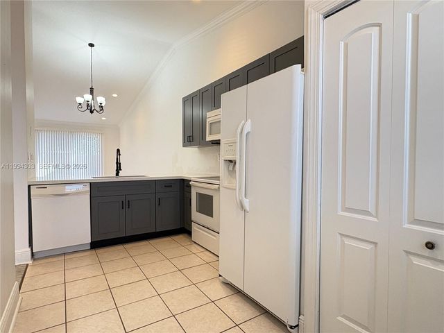 6702 NW 190th St 6702, Hialeah, FL 33015