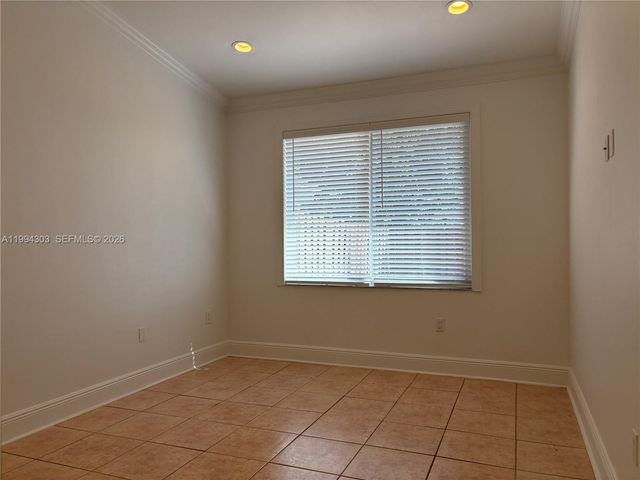 6702 NW 190th St 6702, Hialeah, FL 33015