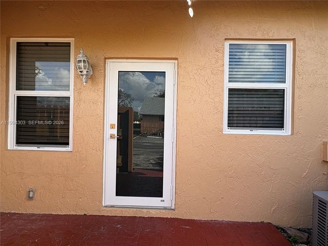 6702 NW 190th St 6702, Hialeah, FL 33015
