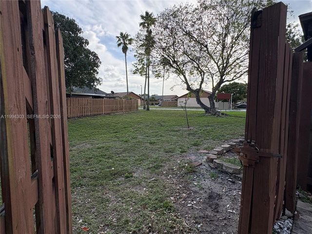 6702 NW 190th St 6702, Hialeah, FL 33015