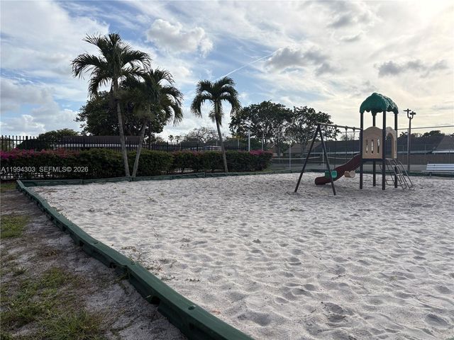 6702 NW 190th St 6702, Hialeah, FL 33015