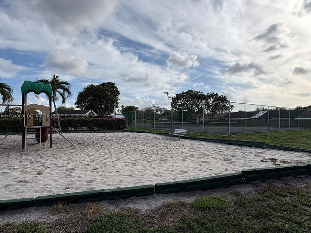 6702 NW 190th St 6702, Hialeah, FL 33015