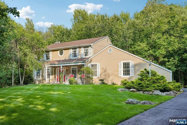 22 Eric Trail, Sussex, NJ 07461