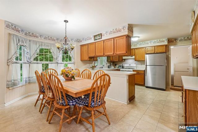 22 Eric Trail, Sussex, NJ 07461