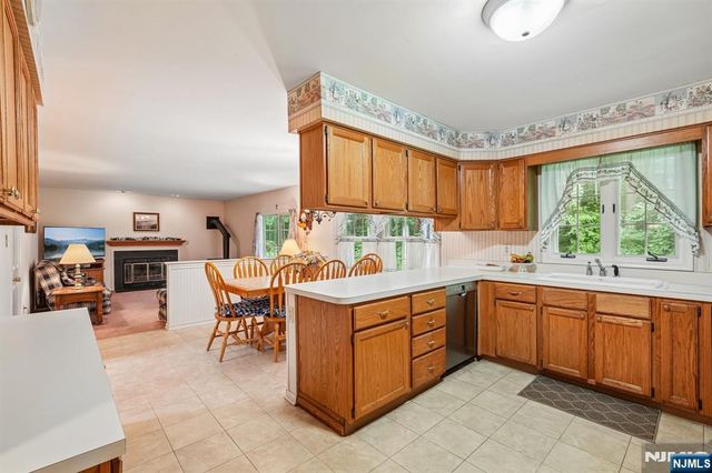 22 Eric Trail, Sussex, NJ 07461